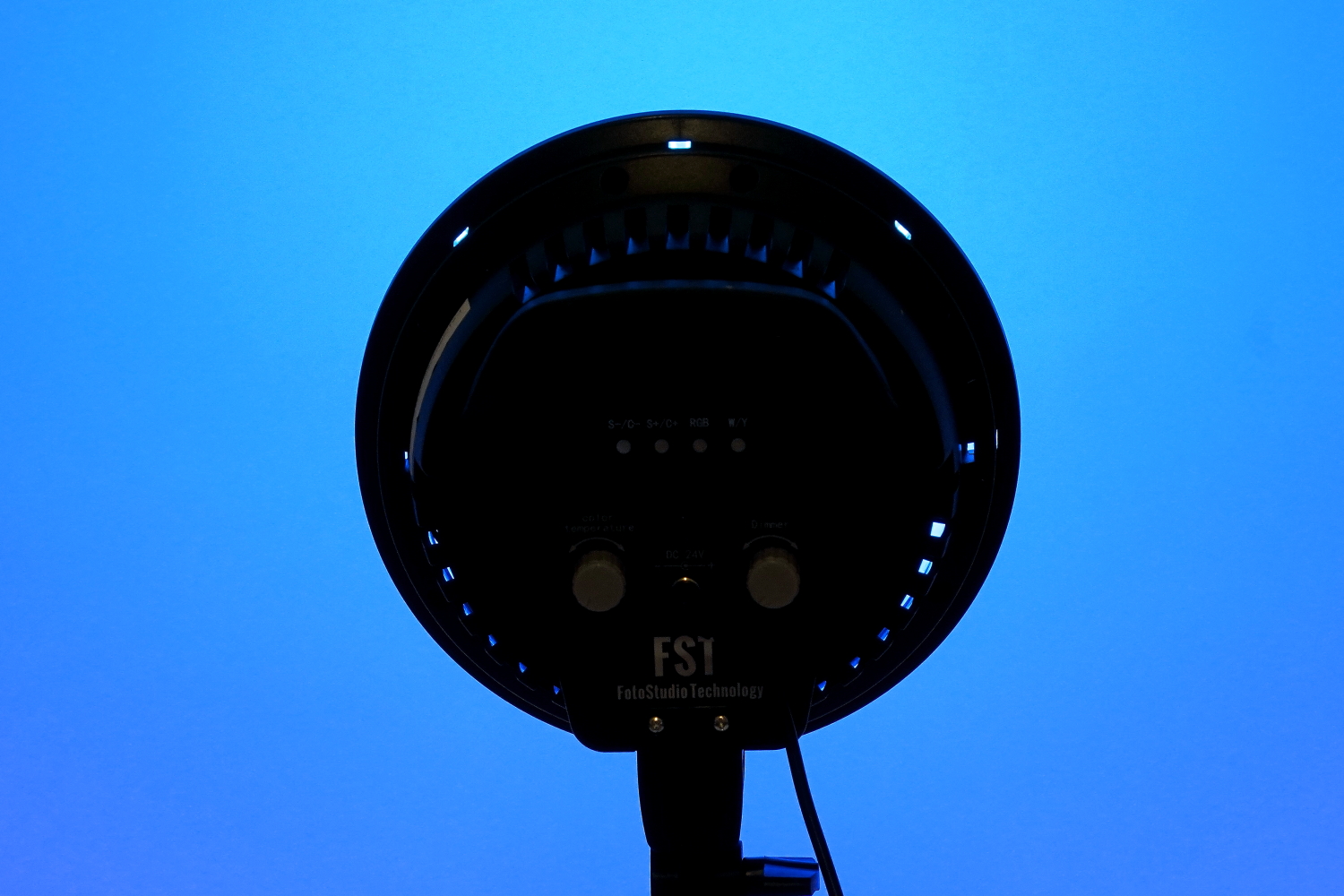 Комплект постоянного света FST LED-1682RGB Kit